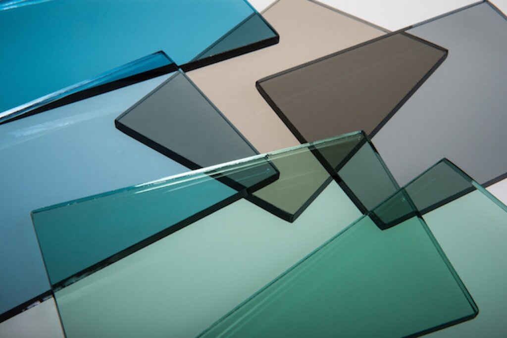 Как новые стандарты делают стекло в Казахстане безопаснее?